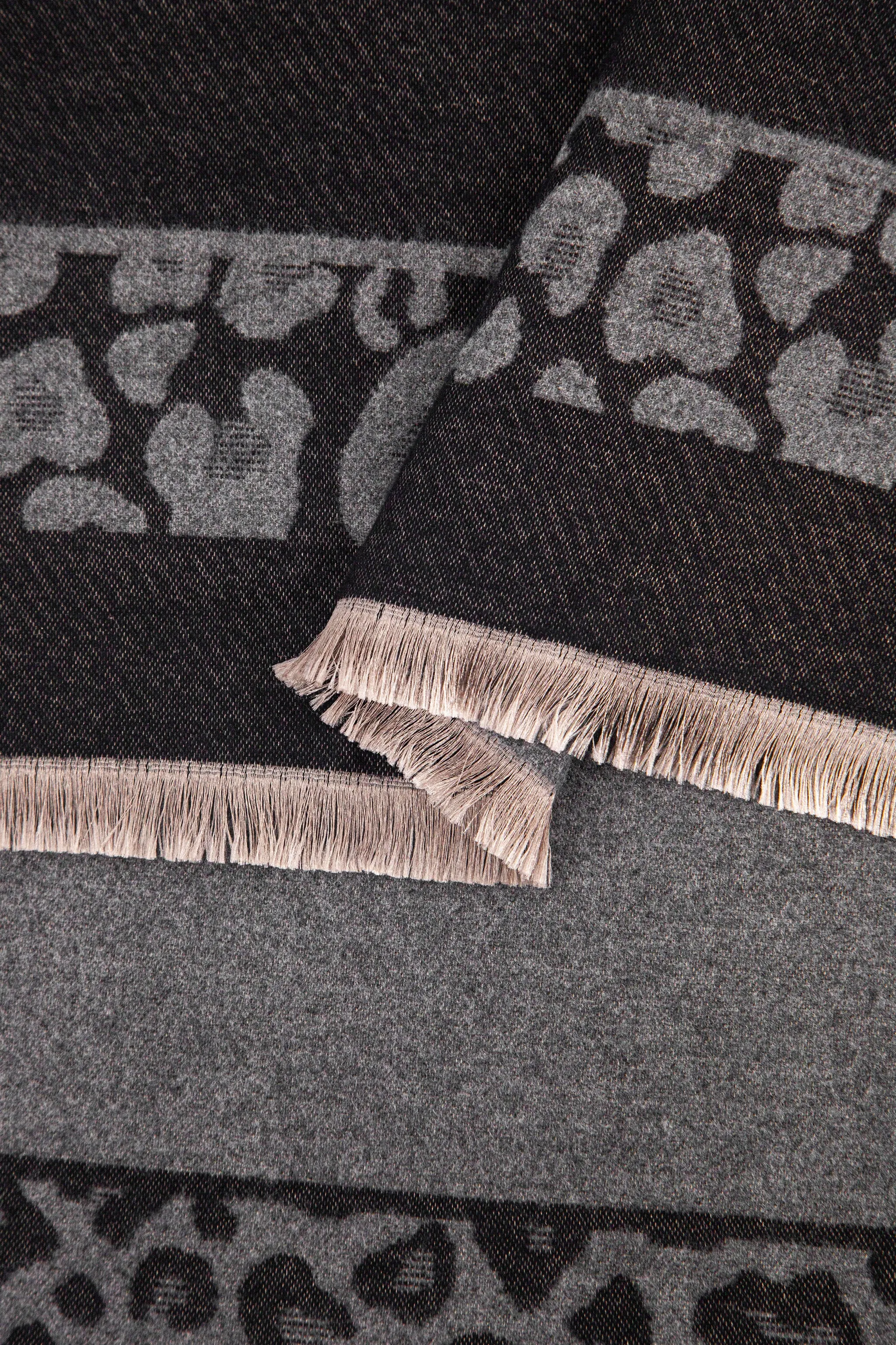 Aga Heavyweight Scarf - Black/Grey, Leopard Border