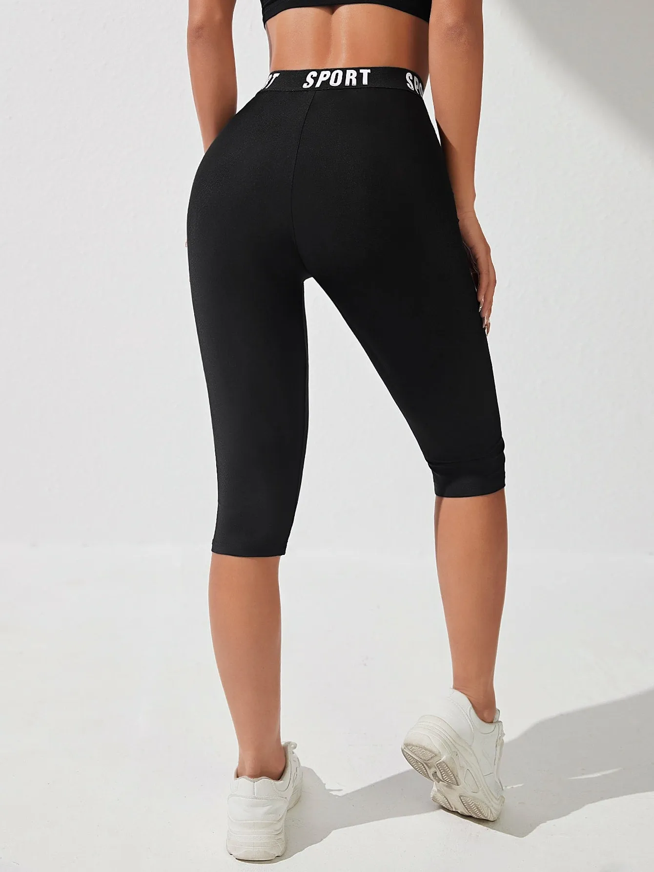Black Letter Graphic Sporty Capri Leggings