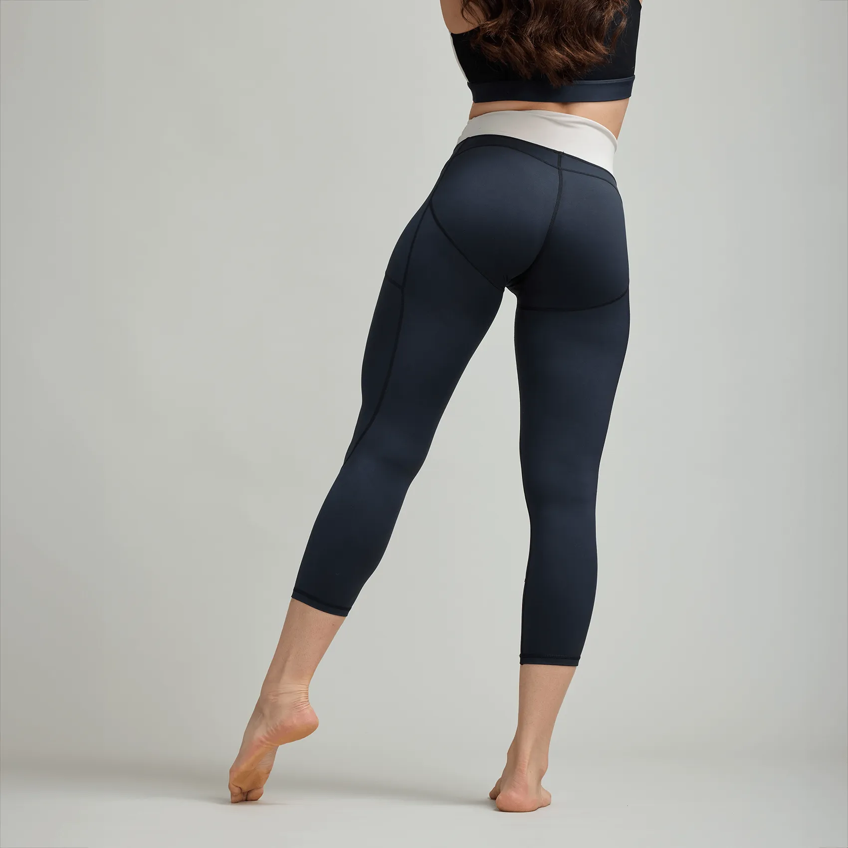 CLQ Flex 7/8 Tights - Black and Bone
