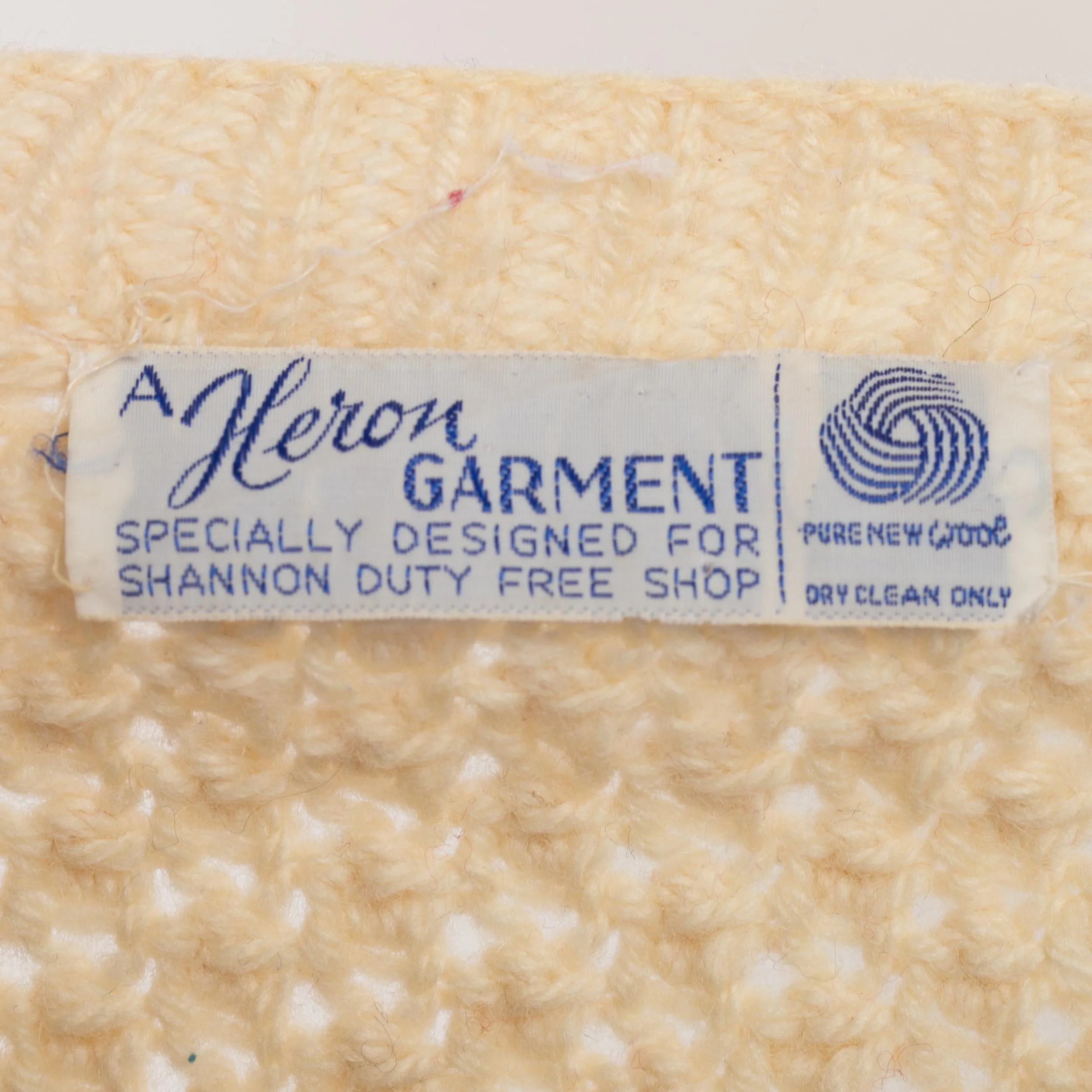 Medium 70s Cream Wool Cable Knit Bauble Button Cardigan