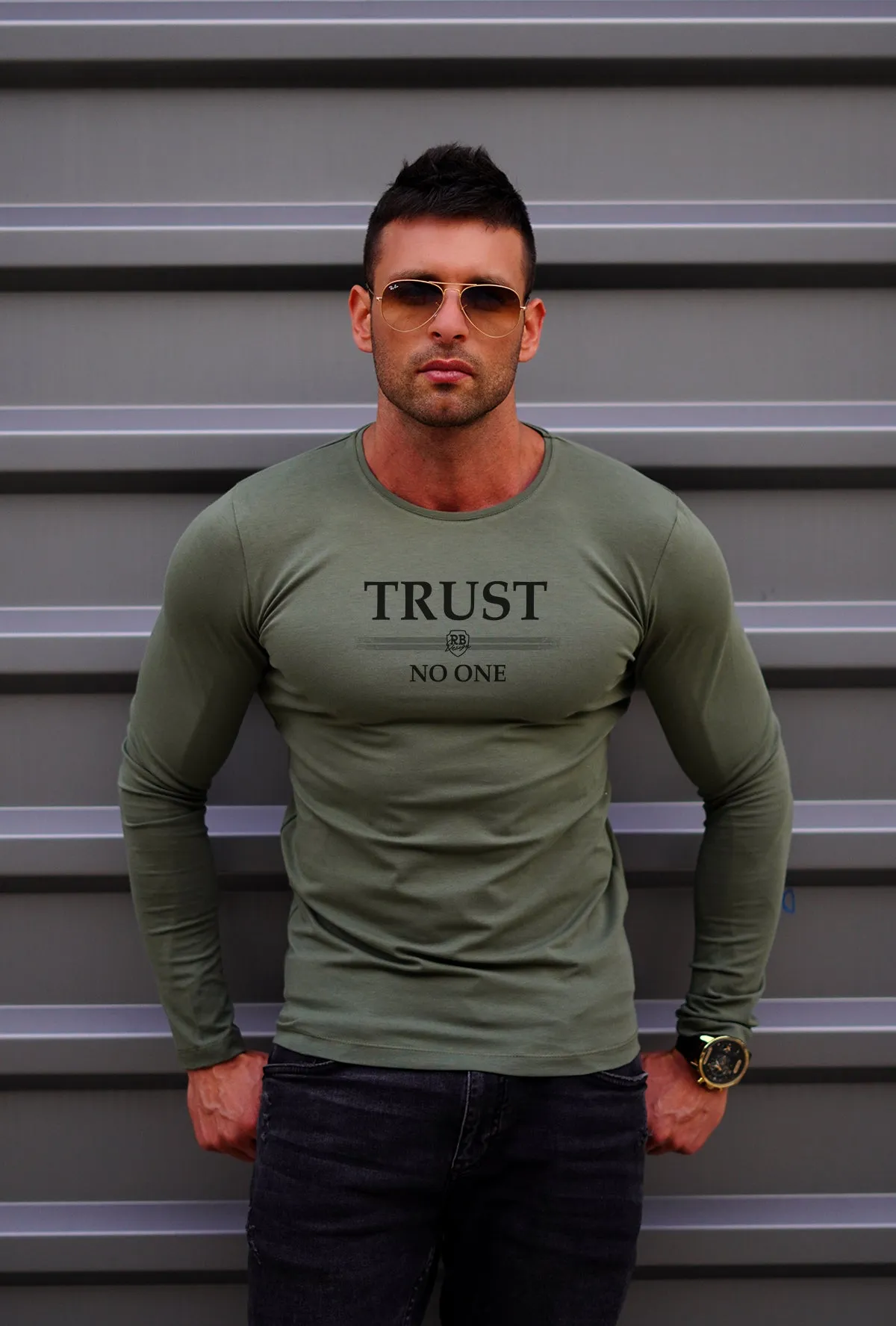 Mens Long Sleeve T-shirt "TRUST NO ONE" MD976
