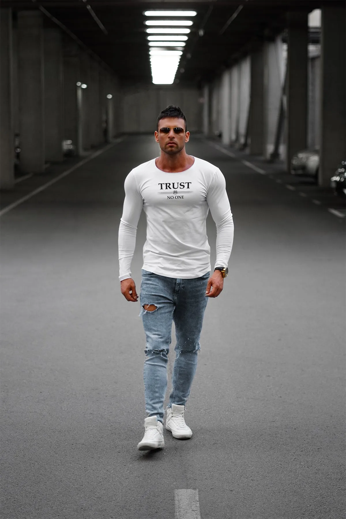 Mens Long Sleeve T-shirt "TRUST NO ONE" MD976