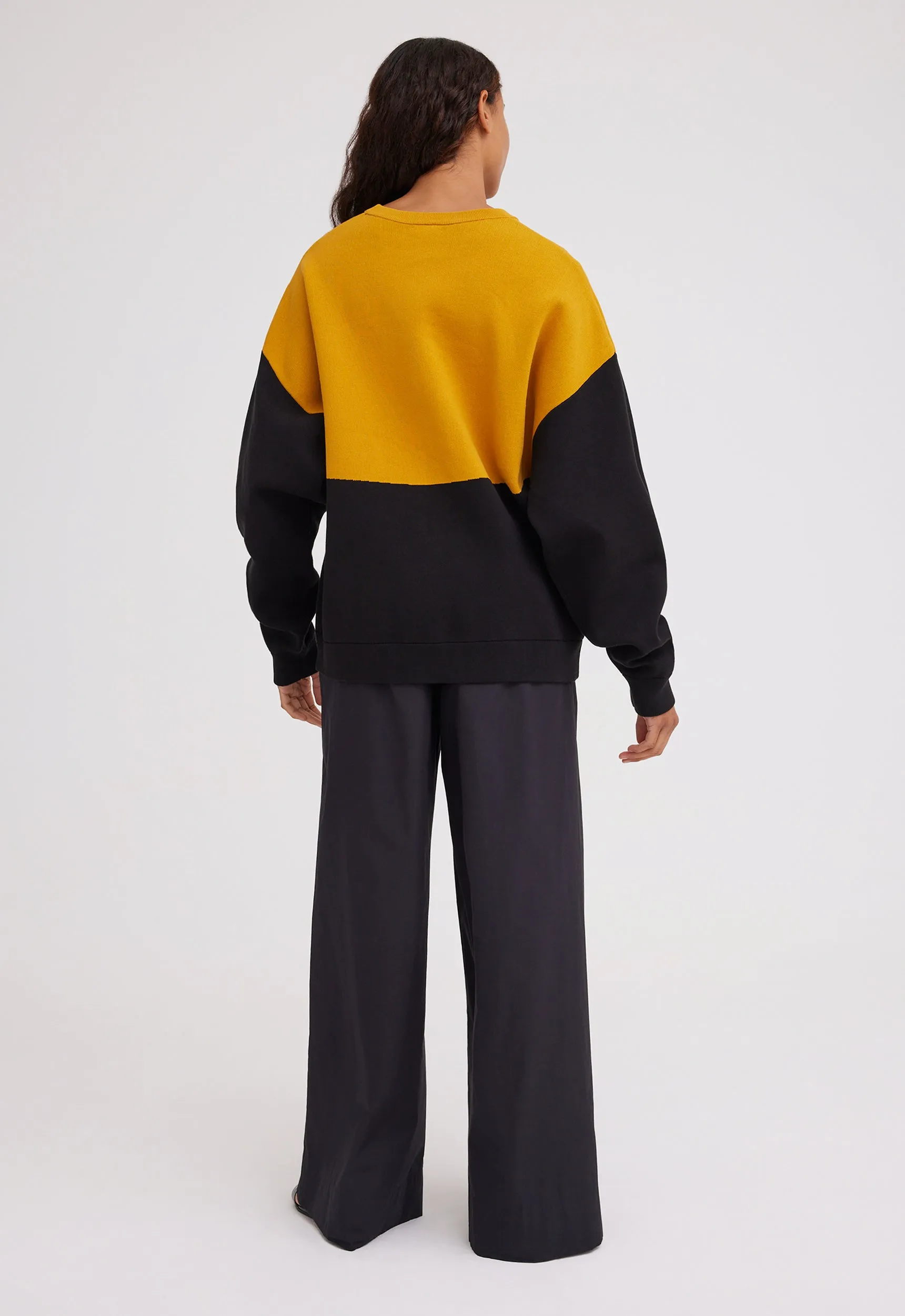 NAGNATA Balance Crew Neck - Black/Turmeric