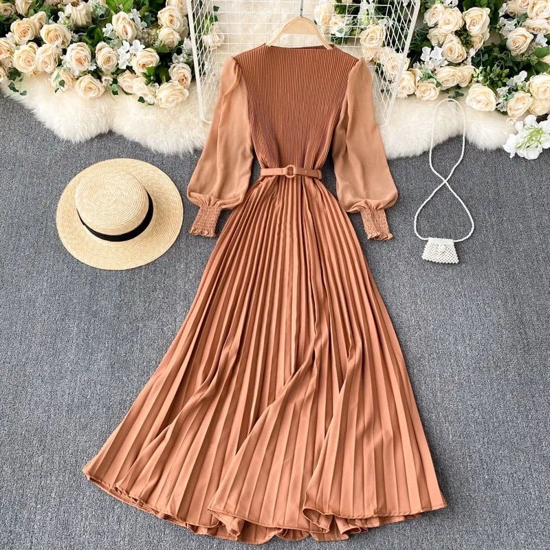 Vintage Charm Maxi Pleated Dress with Puff Sleeves