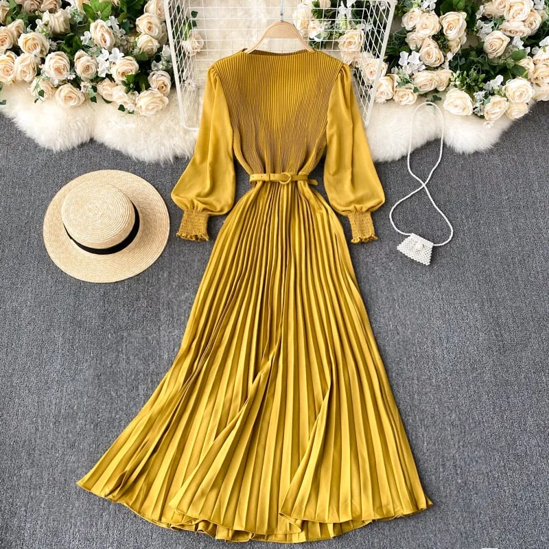 Vintage Charm Maxi Pleated Dress with Puff Sleeves