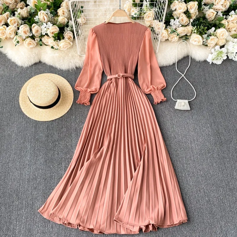 Vintage Charm Maxi Pleated Dress with Puff Sleeves