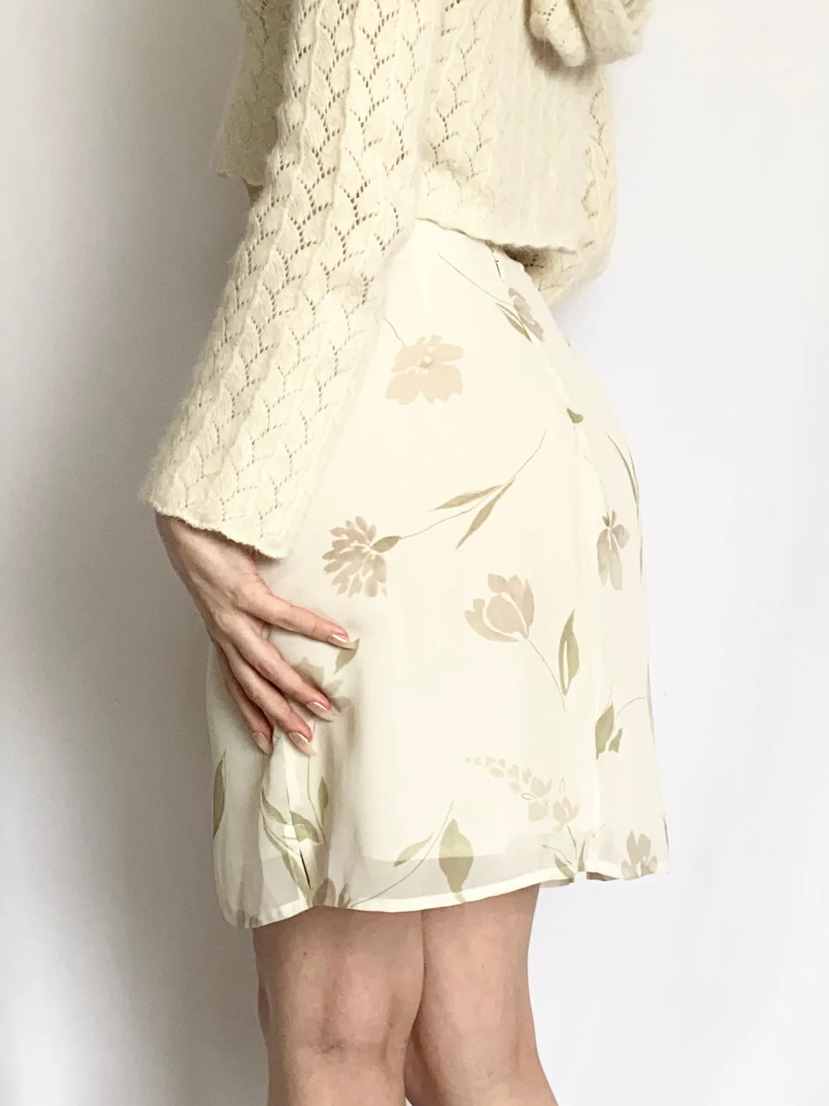 Vintage Silky 2000s Beige Cream Floral Mini Skirt (1/2)